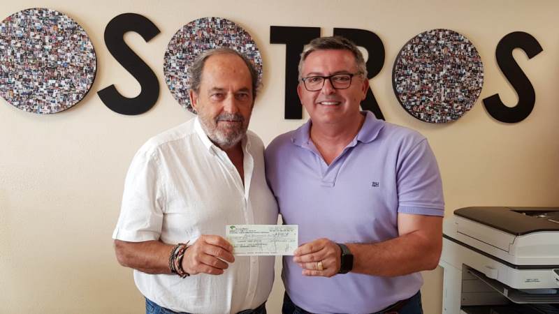 La Fundación concede una beca deportiva al equipo femenino del C. B. Alhaurín de la Torre
