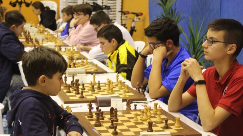 Casi 200 jóvenes promesas del ajedrez de la provincia se reúnen en Alhaurín de la Torre