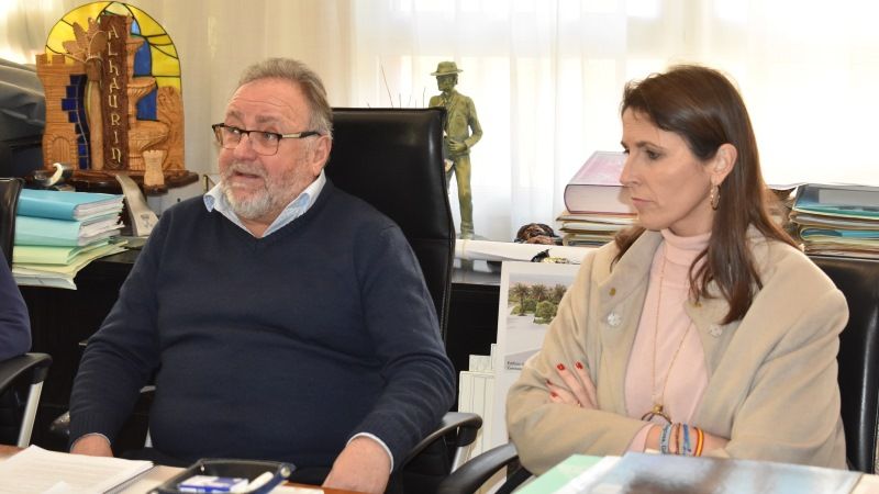 Villanova: “A Patricia Alba le duele que la Delegación de Educación haga lo que ella nunca quiso hacer en seis años”