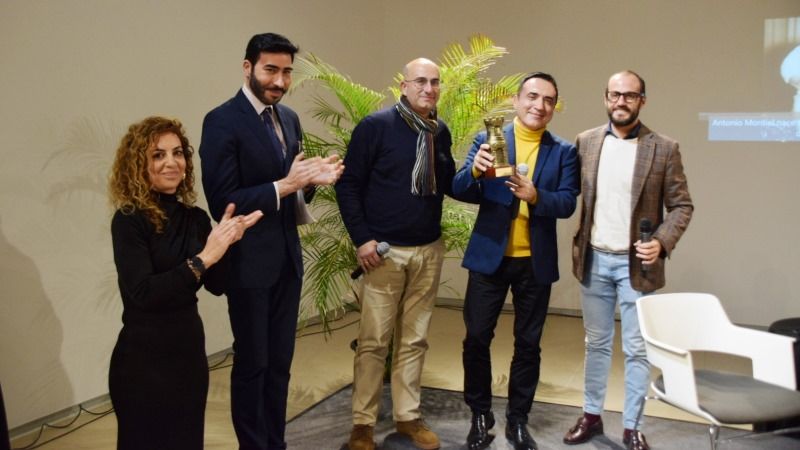 Antonio Montiel conquista al público de Alhaurín de la Torre en un nuevo coloquio de la platea