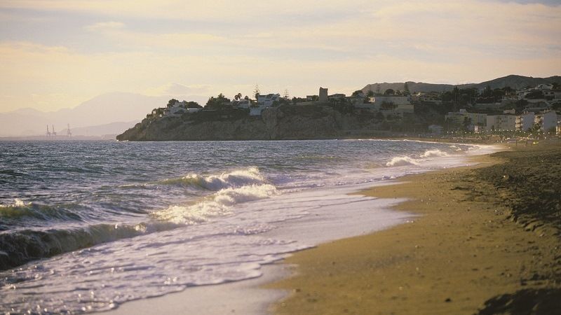 Turismo Costa del Sol desarrolla un proyecto pionero de playas Covid – Free basado en información geográfica que garantizará las medidas de seguridad y controlará el aforo