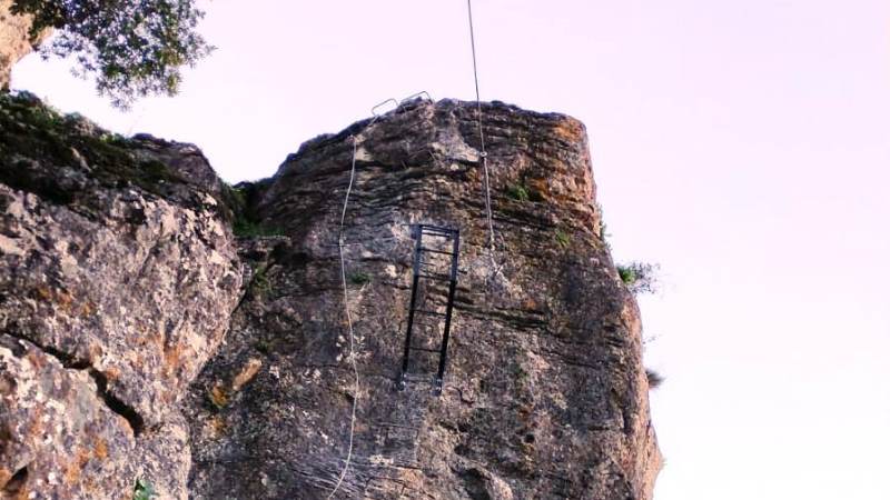 La Diputación aumenta el atractivo de la vía ferrata ‘El Hacho’ de Gaucín con una tirolina de 52 metros