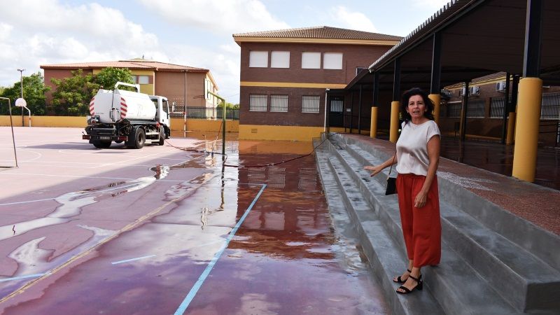 El Ayuntamiento ultima la mejora, limpieza y pintura de los colegios de cara al curso escolar
