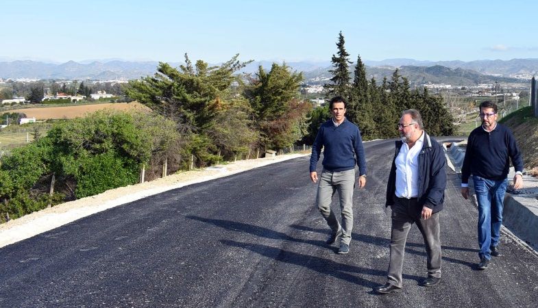 La reparación de dos viales mejora la conexión de El Romeral con la carretera Cártama-Churriana
