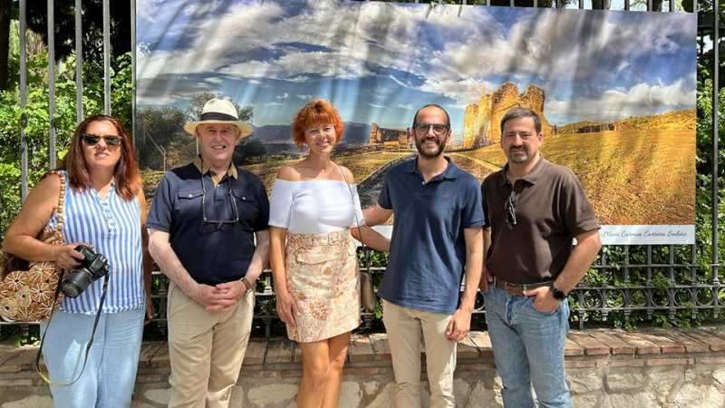 La Asociación Fotográfica de Alhaurín de la Torre exhibe su trabajo en El Portón