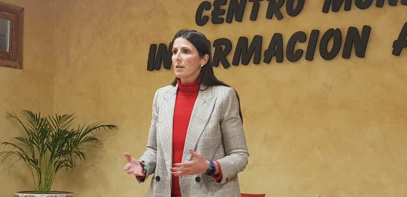 El papel de la mujer en las cofradías y la labor de la asociación Nena Paine, a debate en Alhaurín de la Torre