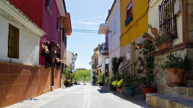 El Barrio Viejo lucirá macetas de geranios y gitanillas antes de las fiestas del Carmen