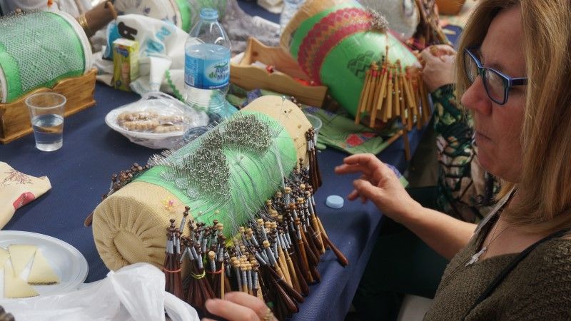La Fundación Las Canteras colabora con el VII Encuentro Autonómico de Bolillos de Alhaurín de la Torre