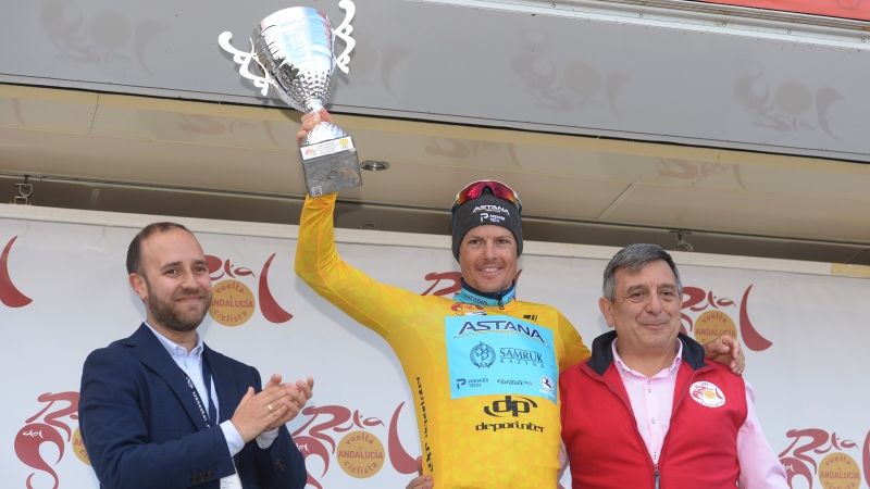 Jakob Fuglsang gana la primera etapa de la Vuelta a Andalucía