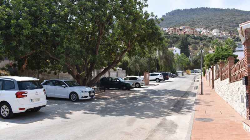 El Ayuntamiento dota de nuevas aceras y aparcamientos a las calles de Pueblo Cortijo