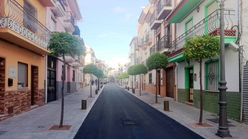 El Ayuntamiento finaliza las obras de mejora del pavimento en la calle Juan Carlos I