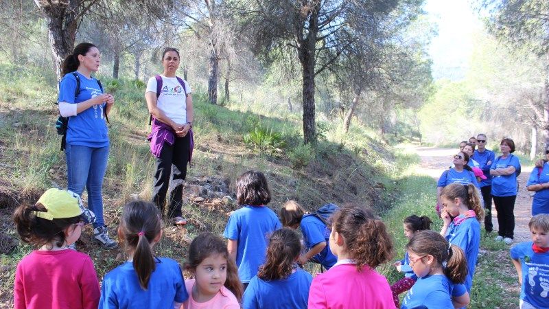 Alhaurín de la Torre se sumó a la caminata solidaria de la Gran Senda en favor de AVOI