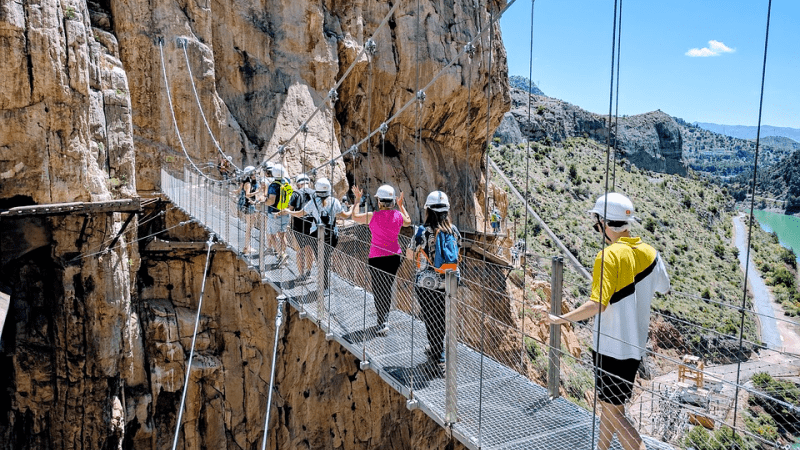 Descubre las maravillosas actividades turísticas que puedes disfrutar en Málaga