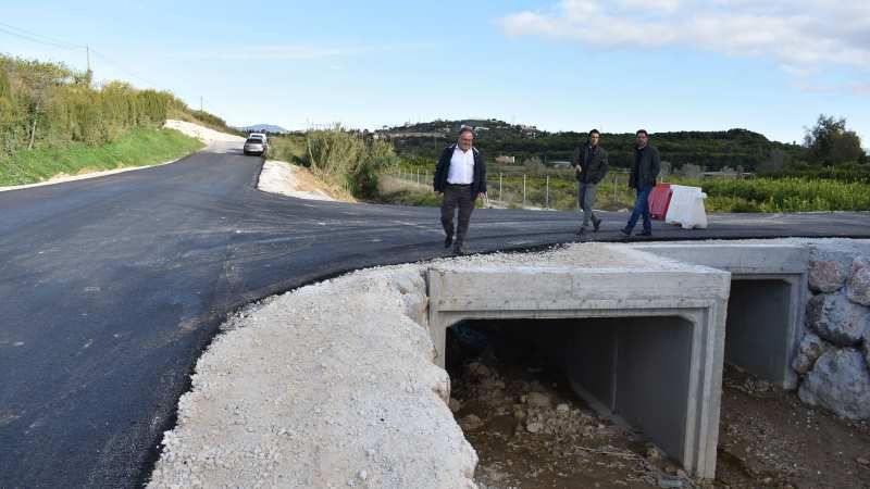 Alhaurín de la Torre ejecuta la mejora de la carretera de El Romeral en el cruce con el camino del Sesmo