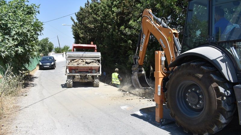 El Ayuntamiento inicia las obras de mejora de cinco caminos rurales en Alhaurín de la Torre