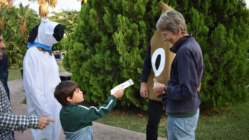 Comienza la campaña de sensibilización para la recogida de excrementos y orines de mascotas