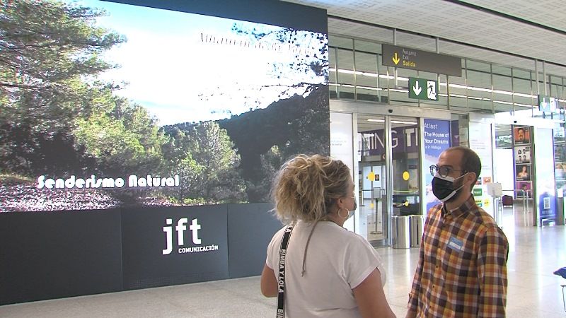El Área de Turismo lanza una campaña de promoción en el Aeropuerto de Málaga
