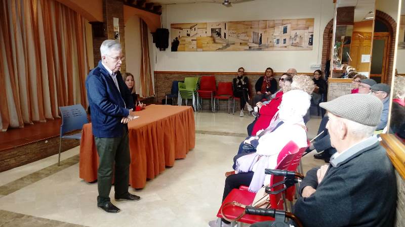 El Centro del Mayor de Alhaurín de la Torre acoge una charla sobre el coronavirus