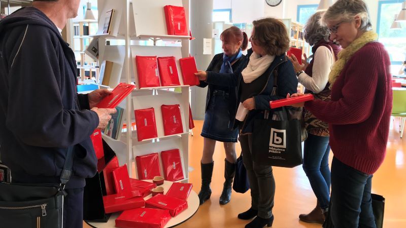 La Biblioteca Pública Municipal estrena en Alhaurín la iniciativa ‘Cita a ciegas con un libro’