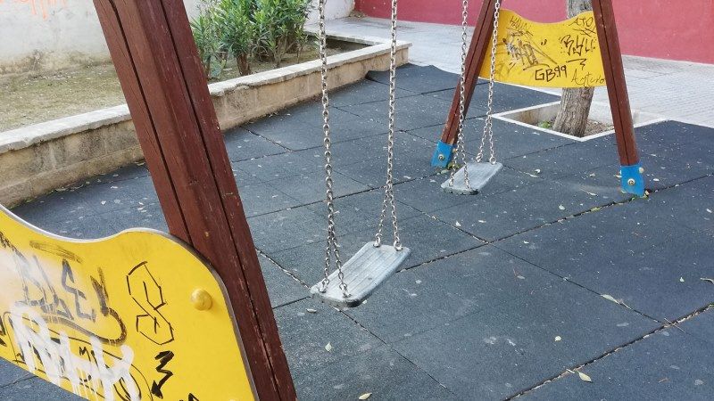 El PSOE pide una mayor atención en los parques infantiles de Alhaurín “que están fuera del paseo de la fama para Villanova”
