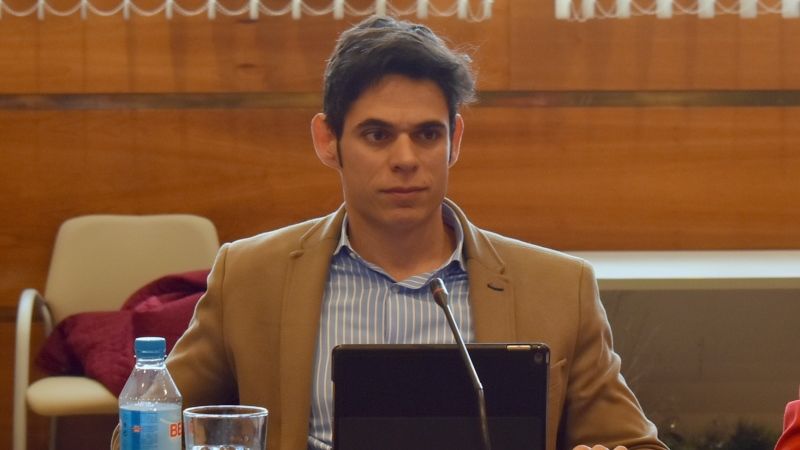 El PSOE propone que el Ayuntamiento destine educadores sociales a los colegios para combatir el absentismo y detectar problemas
