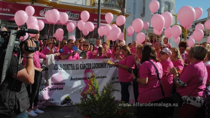 Cientos de personas se unen a la VI Marcha Solidaria 'Todos unidos contra el Cáncer'