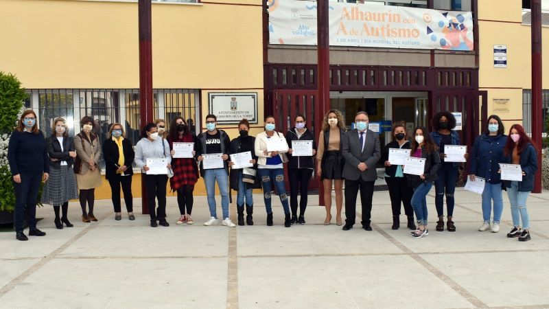 Una treintena de personas se forman para trabajar en atención sociosanitaria y cocina