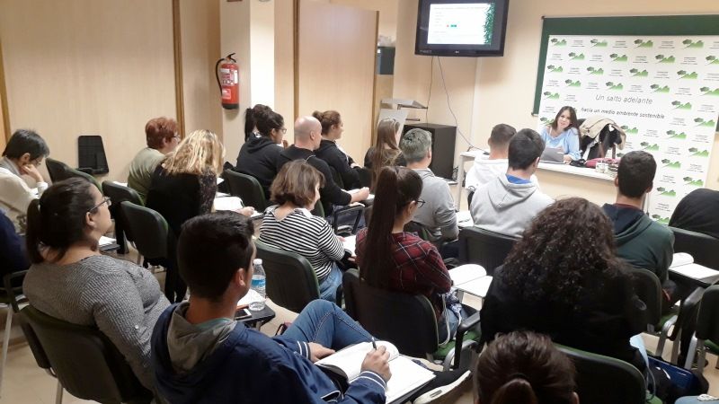Un total de 26 personas cursan una nueva formación de manipulador de alimentos y control de alérgenos