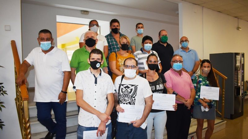 Una docena de personas se forman en producción agrícola y mozo de almacén