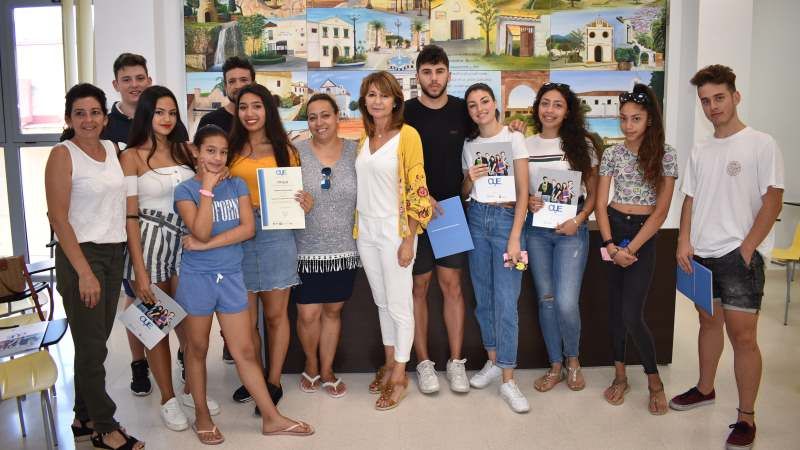 El Ayuntamiento entrega los títulos a los participantes en un curso de organización de eventos