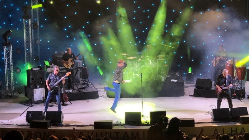 La Guardia y Danza Invisible desatan la locura en El Portón en una velada ‘ochentera’ inolvidable