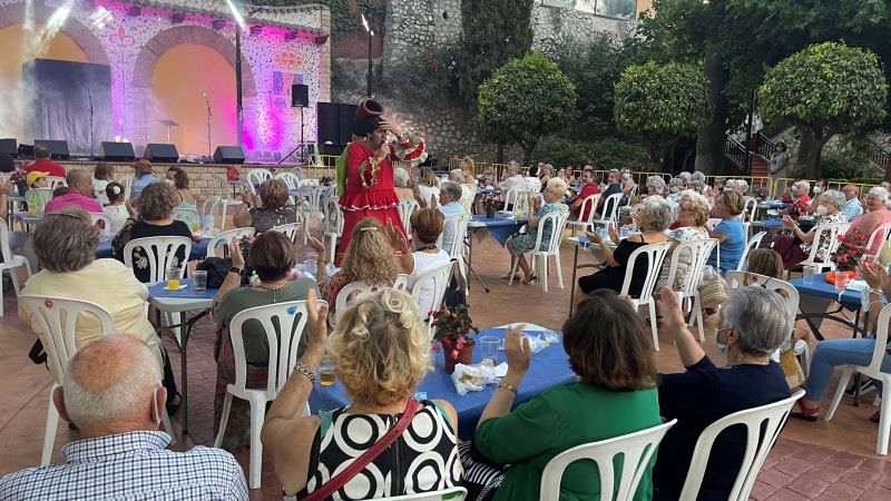 Alhaurín de la Torre rinde un merecido homenaje a los abuelos del municipio