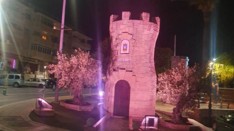 Alhaurín de la Torre iluminará de rojo el monumento a la torre y el MAE