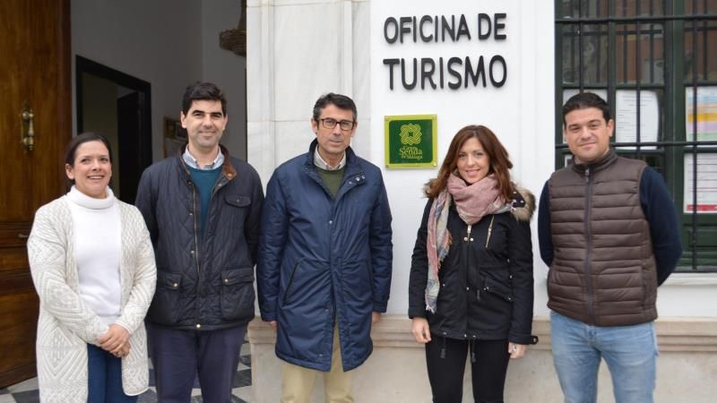 La oficina de Turismo de Coín ya luce el distintivo de Gran Senda