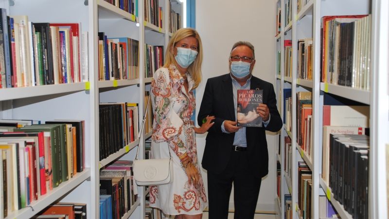 Formalizada la firma del protocolo de cesión de más de 14.000 libros de Antonio Garrido Moraga