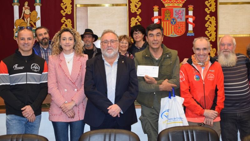La organización del Trail de Alhaurín de la Torre dona mil euros para ayudar a reforestar la Sierra