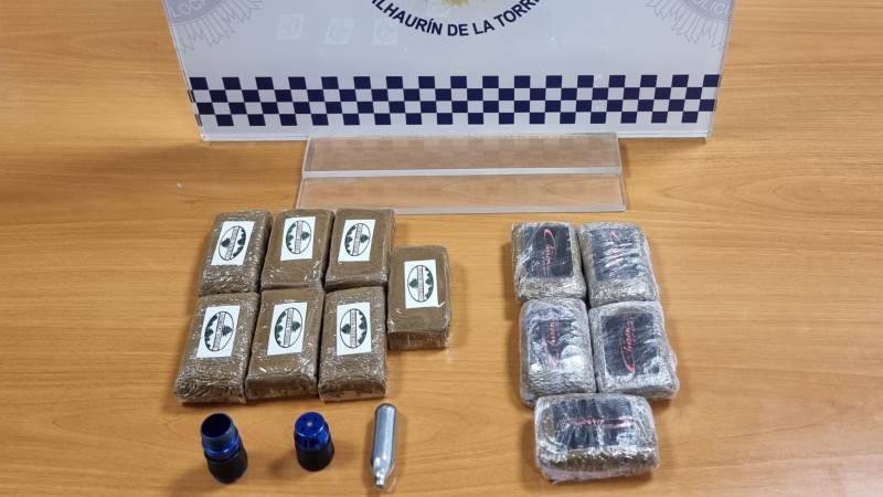La Policía Local busca a un joven que huyó tras ser sorprendido con más de un kilo de hachís