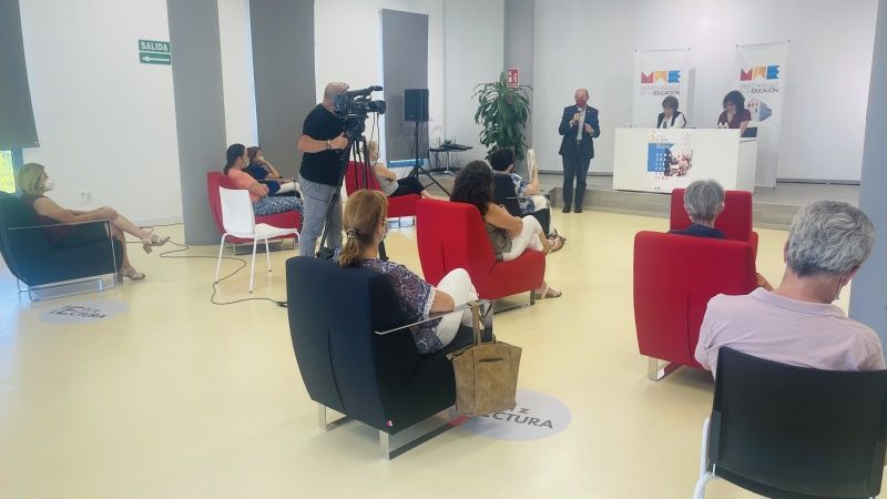 Nativel Preciado protagonizó un nuevo encuentro dentro del III Ciclo 'El MAE se mueve'