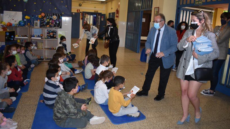 Un cuento infantil acercará la realidad del autismo a todos los colegios de Alhaurín de la Torre