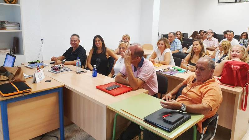 El Ayuntamiento desmiente la clausura del Centro de Educación Adultos