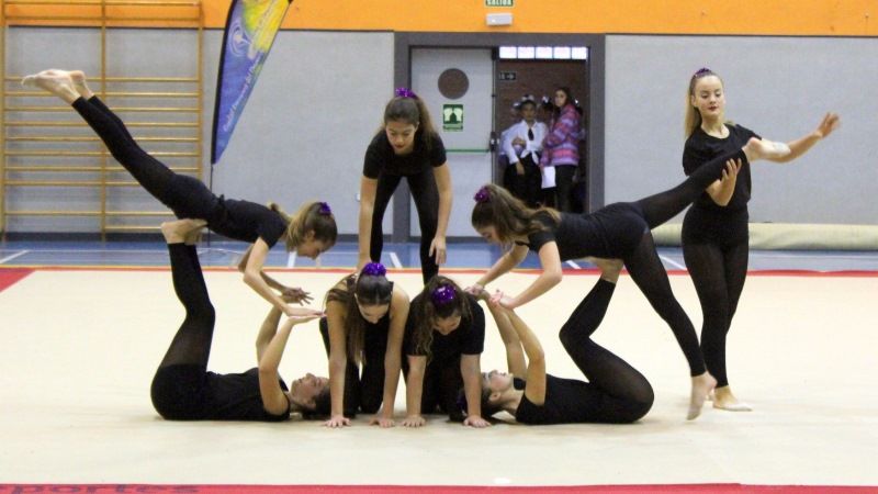 El Pabellón El Limón acogió una espectacular exhibición de la gimnasia rítmica