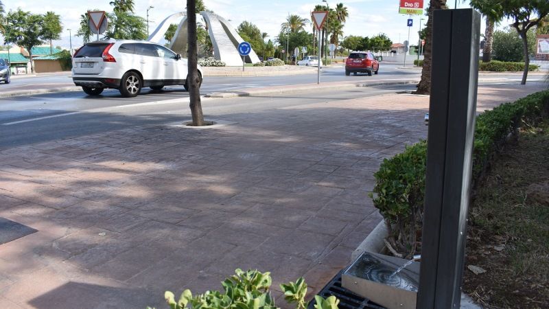Entran en servicio las primeras fuentes para perros en distintas zonas de Alhaurín de la Torre