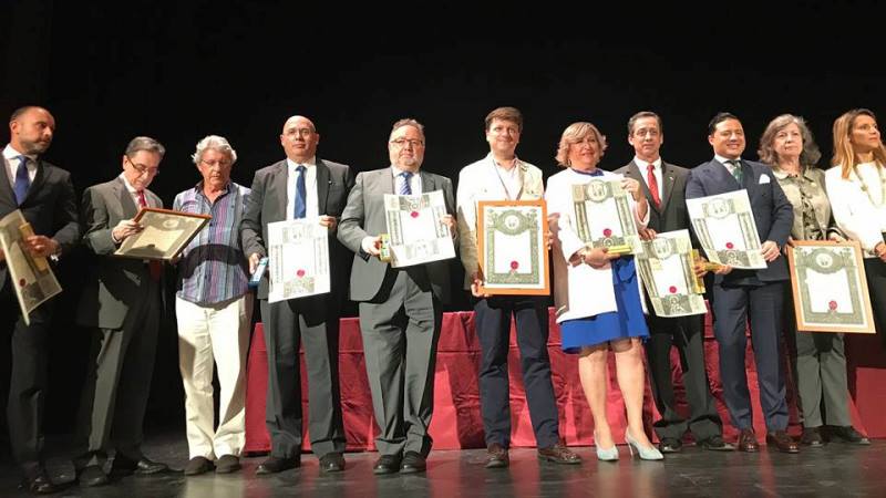 Villanova recibe la Medalla de la Orden al Mérito Humanitario de Andalucía
