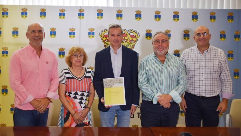 Villanova recibe al ganador del sexto Premio Sesmero, Manuel Bermúdez
