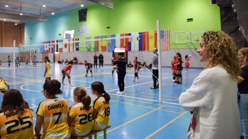 Alhaurín de la Torre reúne a jóvenes jugadores de voleibol de toda la provincia