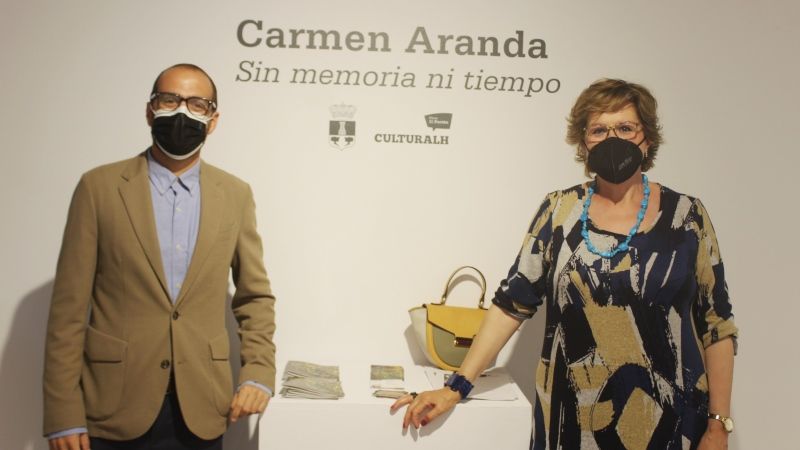 Carmen Aranda expone en Alhaurín de la Torre su visión del arte “sin memoria ni tiempo”