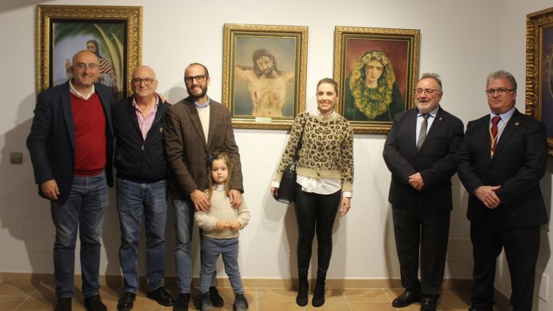 El Portón recopila las obras religiosas y cofrades del pintor Ruiz Juan y su academia