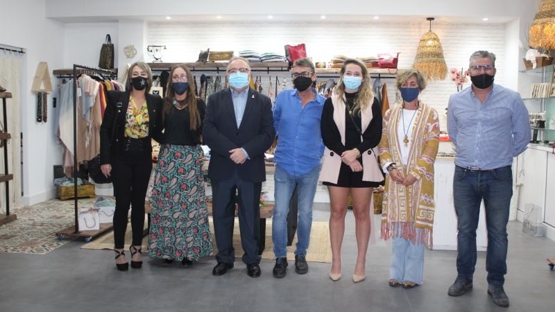 Inaugurado un nuevo negocio de moda y complementos en el centro comercial Capellanía