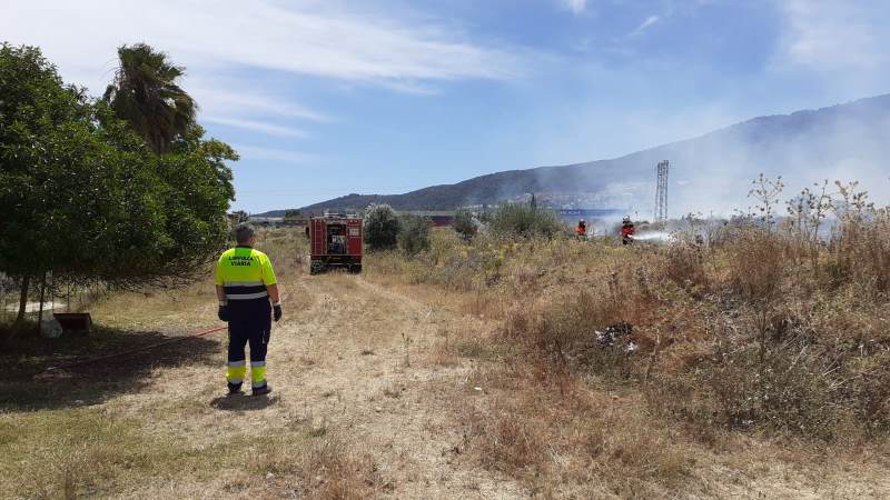 Sofocado un pequeño incendio en los polígonos industriales de Alhaurín de la Torre