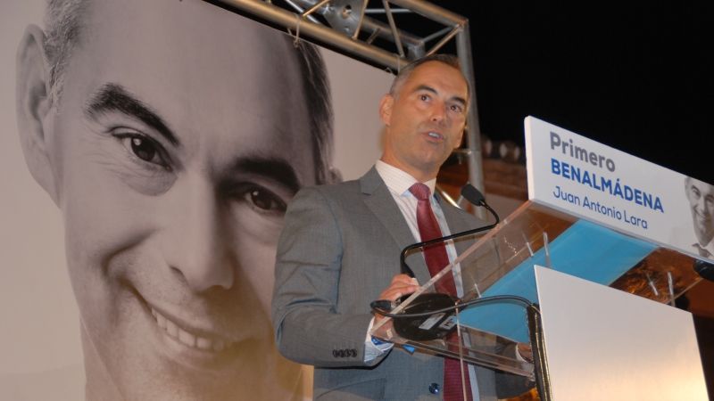 Juan Antonio Lara garantiza en el pueblo que con su gobierno Benalmádena brillará de verdad